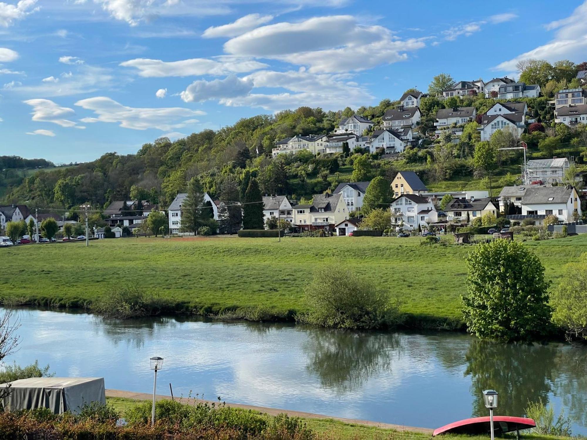 Apartment Riverside Idyllisch Direkt An Der Lahn *